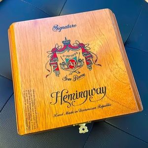 Hemingway Gran Reserva Arturo Fuente Cigar Wooden Medium Case Box